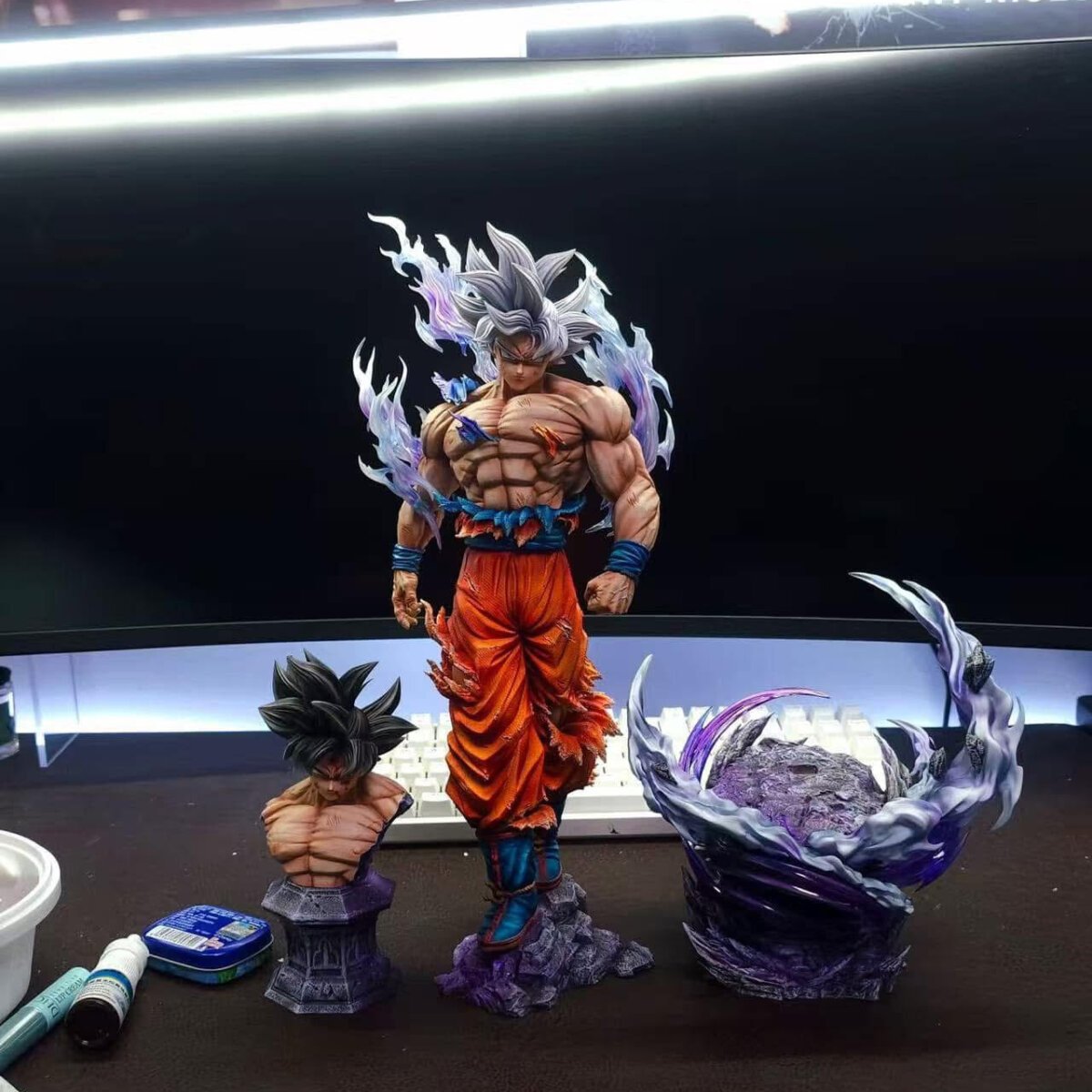 YunQi - Goku UI 1/6 YunQi - Goku UI 1/6 | anime collectible Goku Ultra Instinct Statue 1/6