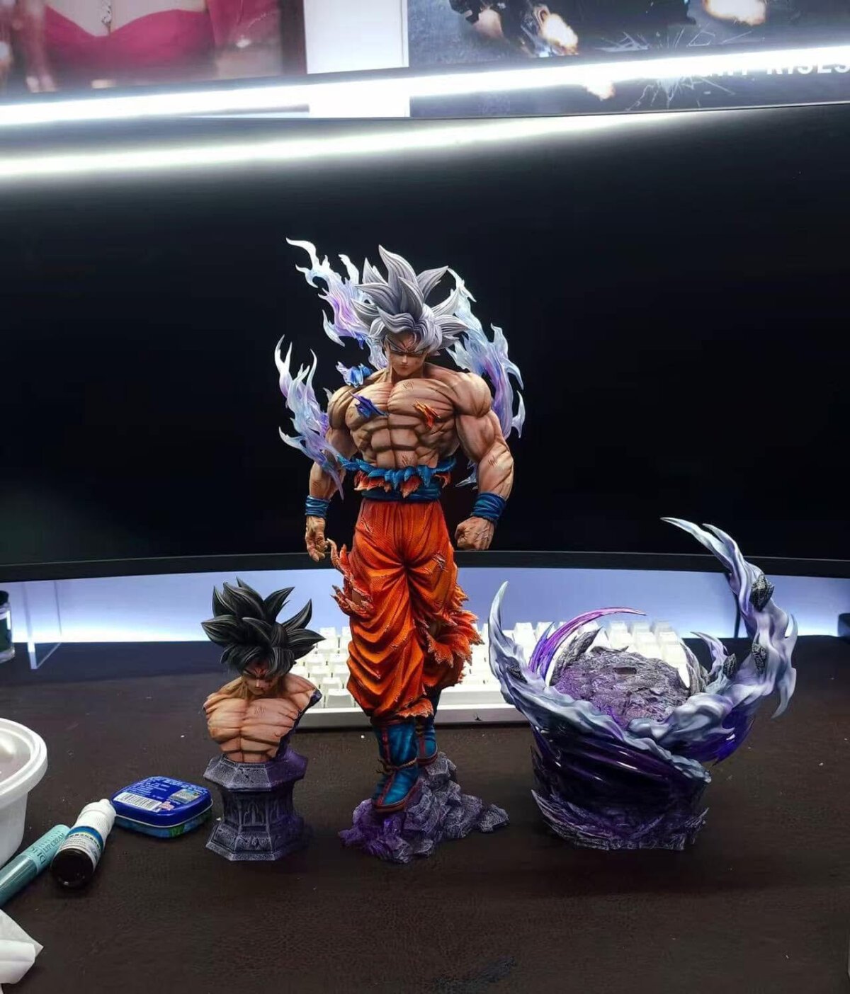 YunQi - Goku UI 1/6 | anime collectible Goku Ultra Instinct Statue 1/6