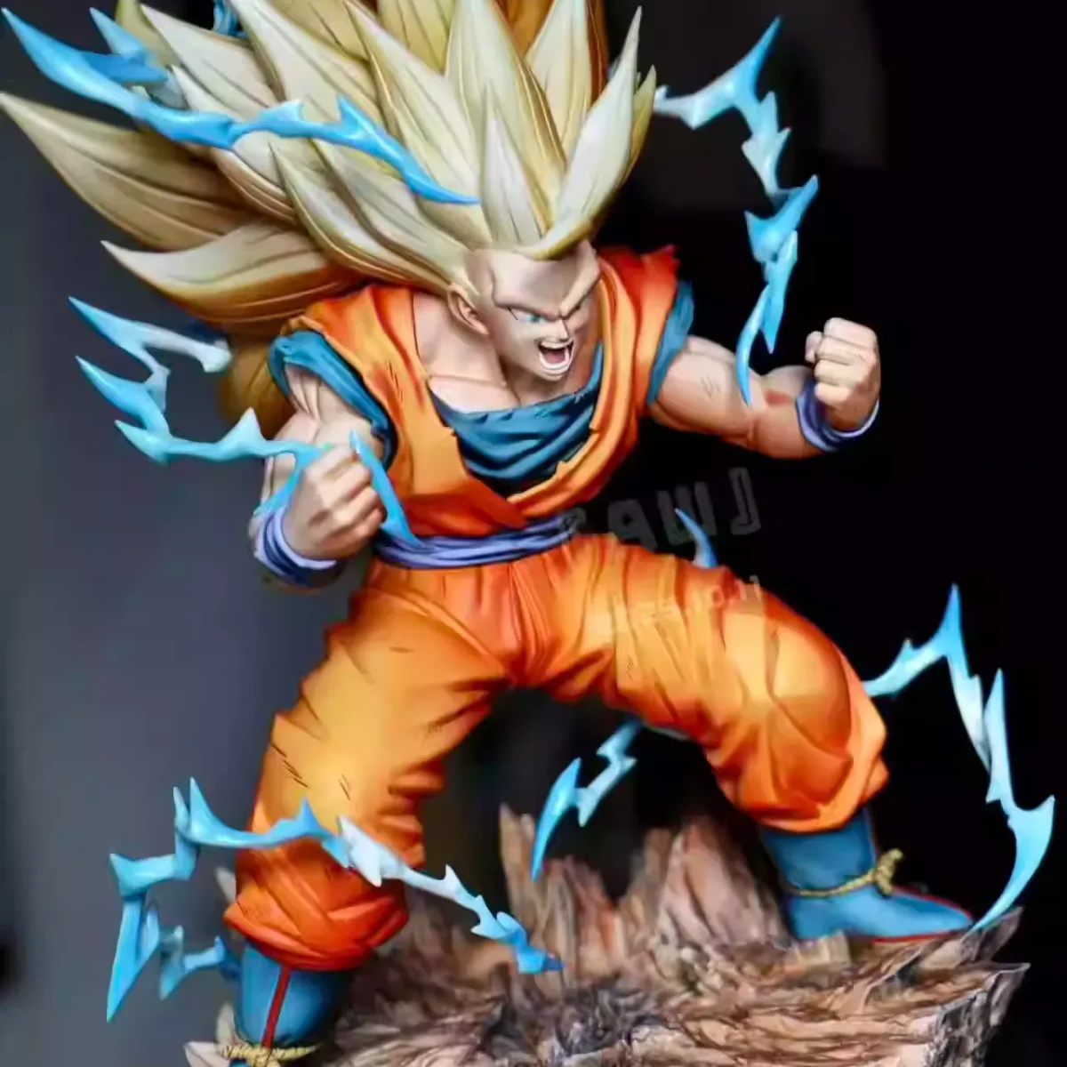 AW Studio - SSJ3 Goku | anime figure