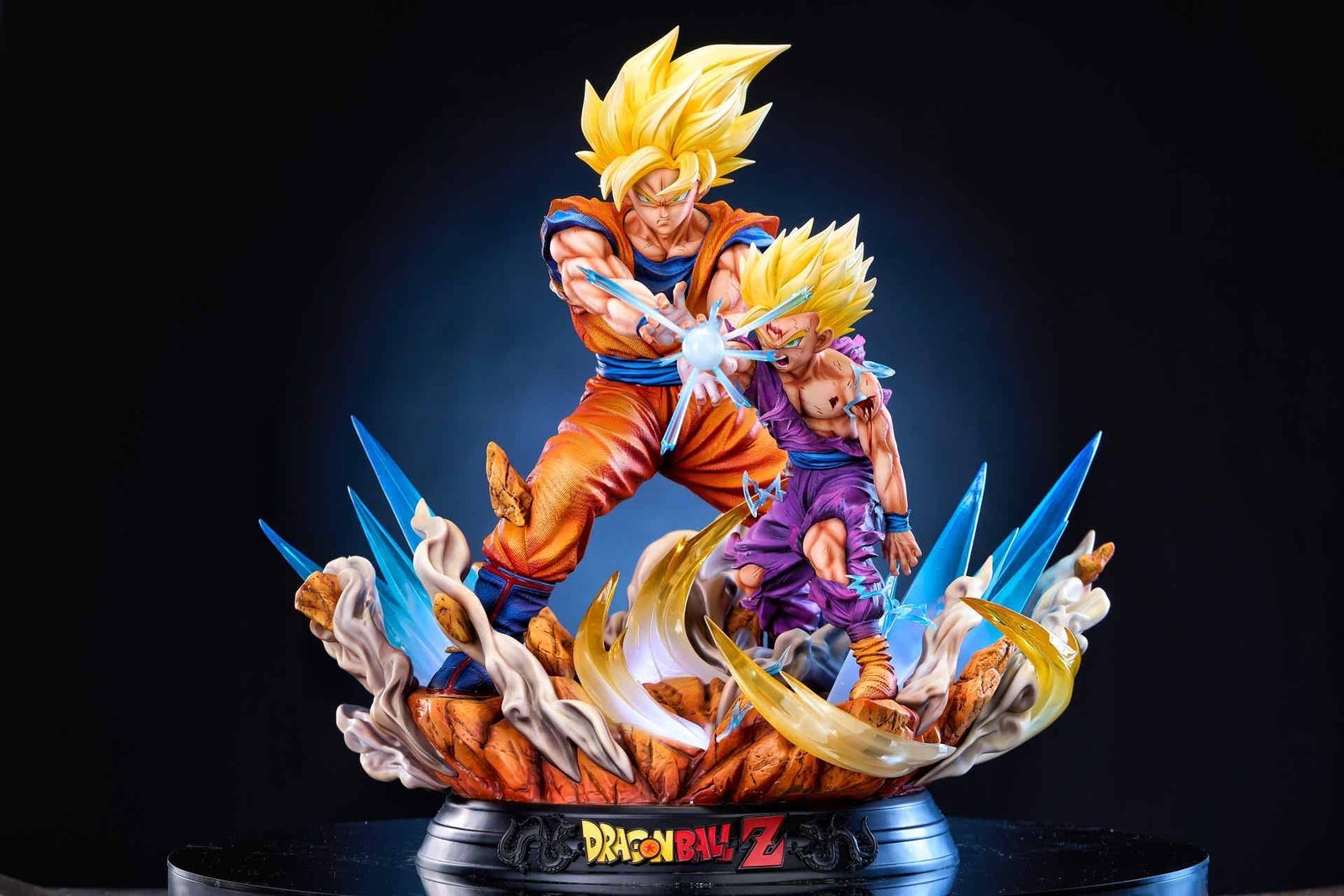 Home 2 Anime Resin Statues