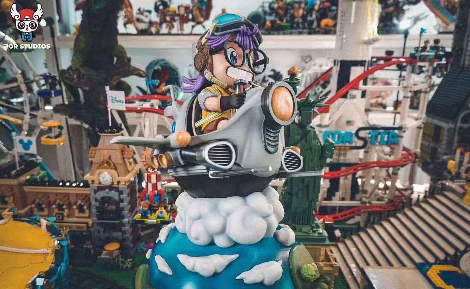 Home 5 Anime Resin Statues